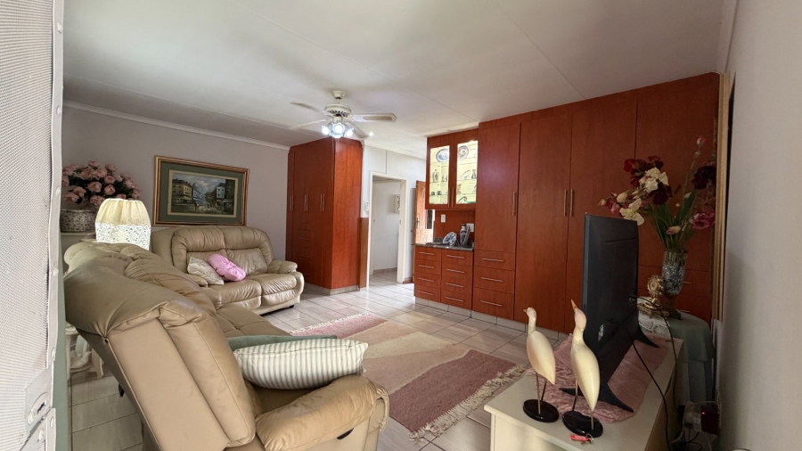 2 Bedroom Property for Sale in Miederpark North West